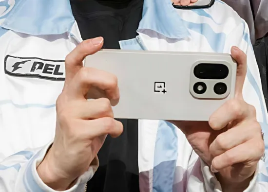OnePlus 15 замечен вживую: первые фото, камеры 50 МП и Snapdragon 8 Elite Gen 5